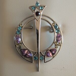Celtic Solvar Multicolored Rhinestone Silvertone Brooch w/ Kilt Pin